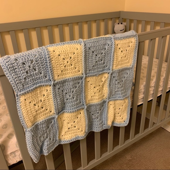 Made by Grandma - Hand Crocheted Baby Blanket - Picture 4 of 5